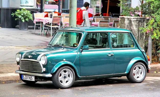 restauration voitures anciennes austin mini à Saint-Germain-de-la-Grange près de Plaisir dans les Yvelines 78